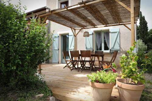 Douelle Apartment | Gîte " Ô PARADIS"