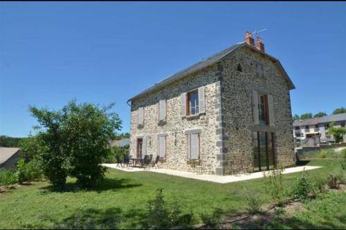 Ussel House | Gîte 10 pers pmr saint flour