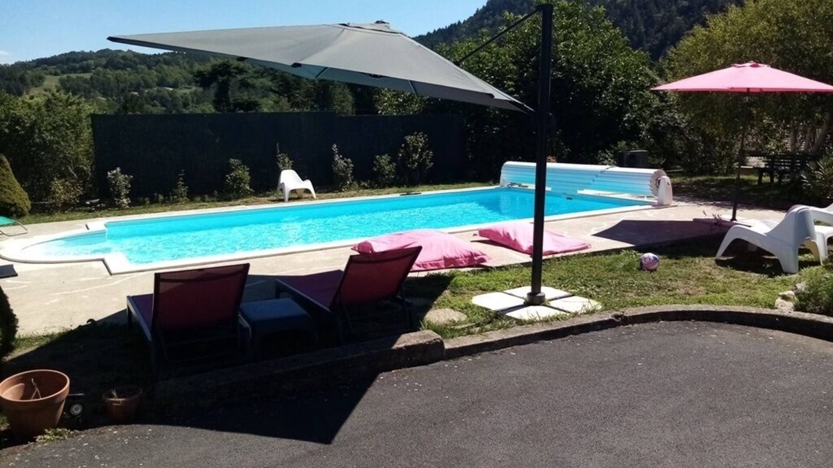 Coubon Apartment | Gîte 3* 'le temps d'une pause' with swimming pool