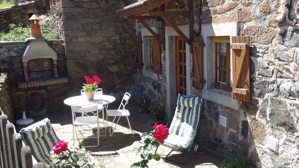 Chazelles House | Gîte 4/5 Pers à Chazelles Surplombant la Vallée de la Desges