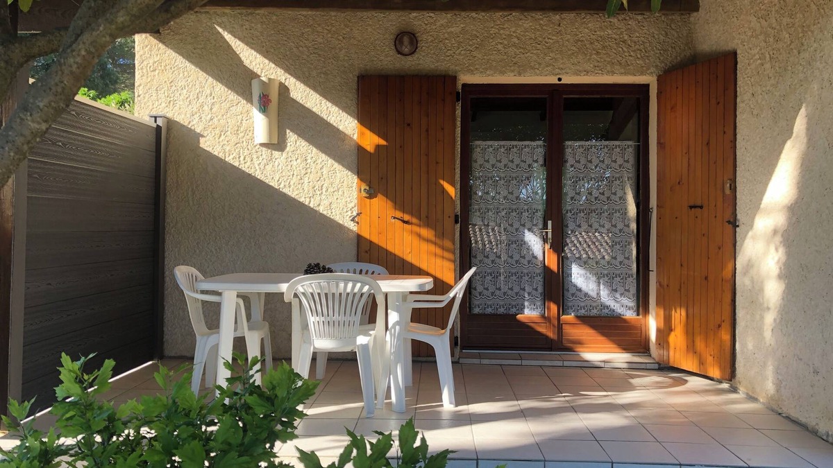 Saint-Martin-d'Ardeche House | Gîte 4 Personnes au Calme à St Martin D'ardèche