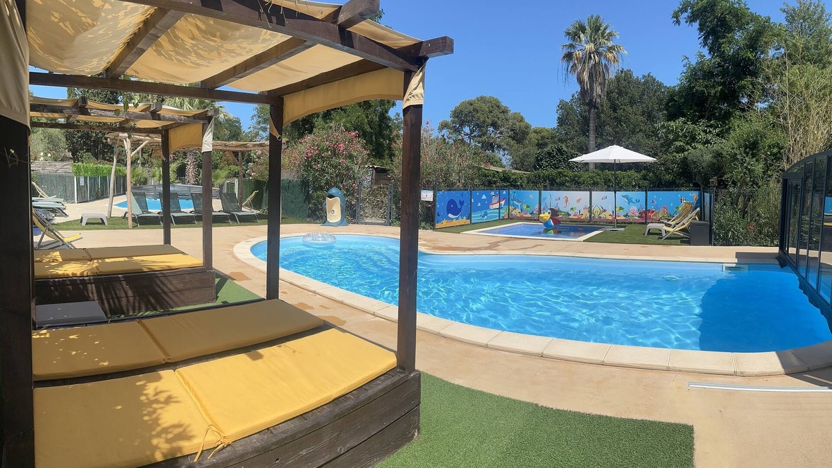 Saint-Nazaire Cottage | Gîte 4 Personnes Avec Piscine Dans Village de Vacances
