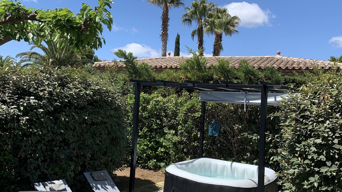 Servian Apartment | Gîte 50 m2 Pour 4 Pers sur 100 m2 Jardin Privé Avec SPA de mai a Septembre