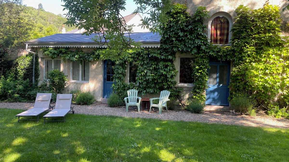Lucenay-l'Eveque Cottage | Gîte Anémone bij Villa Mortaise Gîtes in de Bourgogne