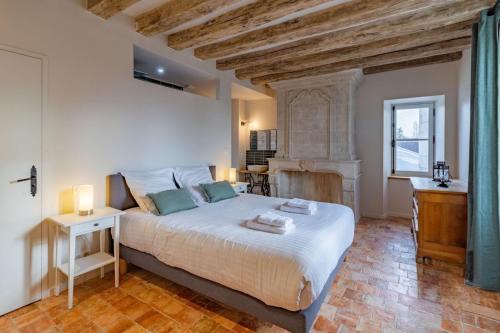 Saint-Remy-la-Varenne House | Gîte Apolise