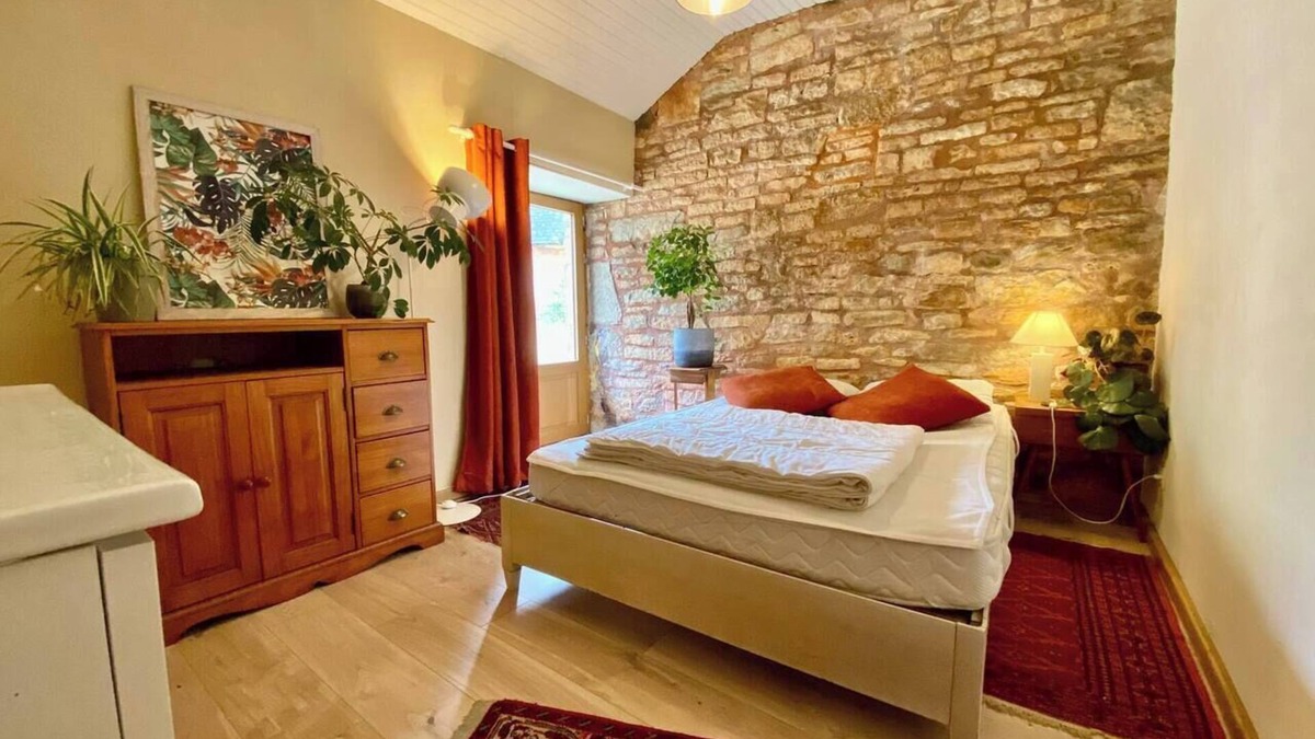 Chartrier-Ferriere House | Gîte Arc-en-Ciel for 1 to 6 people