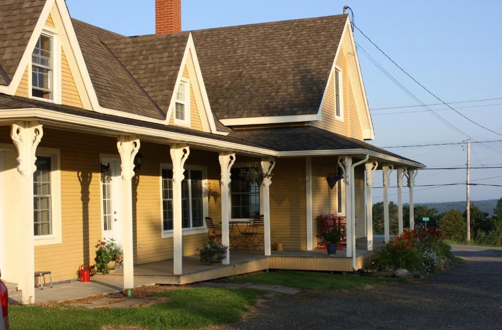 Racine Bed & Breakfast | Gîte Au Blanc Marronnier