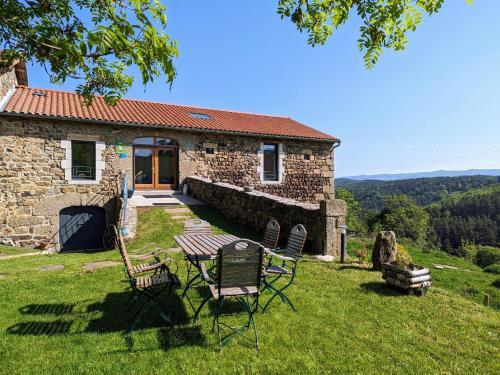 Saint-Prejet-d'Allier House | Gîte au calme avec équipements PMR, parking, animal accepté - FR-1-582-59