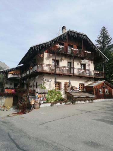 Vallouise-Pelvoux House | Gîte Auberge La Blanche