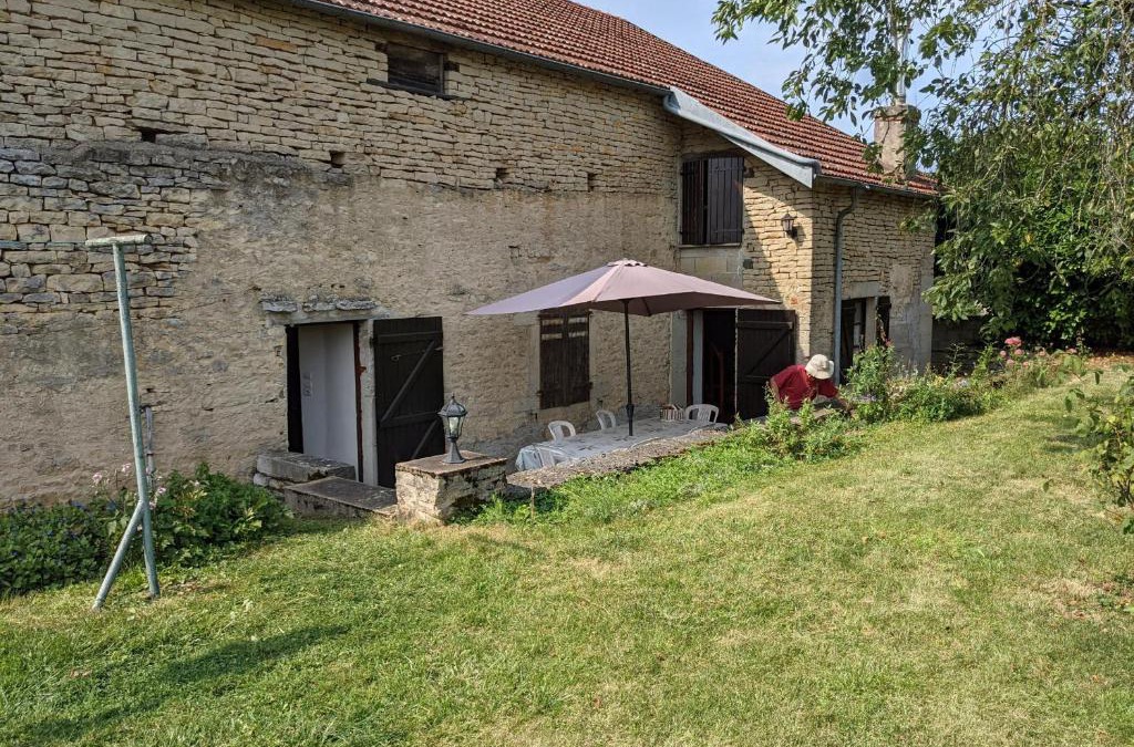 Cusey House | Gîte authentique avec jardin clos, climatisation, animaux acceptés, proche Dijon et Langres - FR-1-611-5