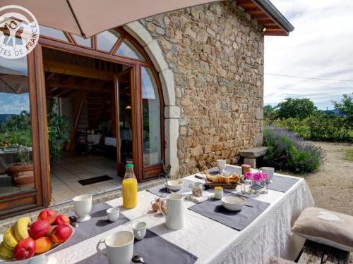 Les Salles House | Gîte avec cheminée, jardin et wifi aux Salles - FR-1-496-61
