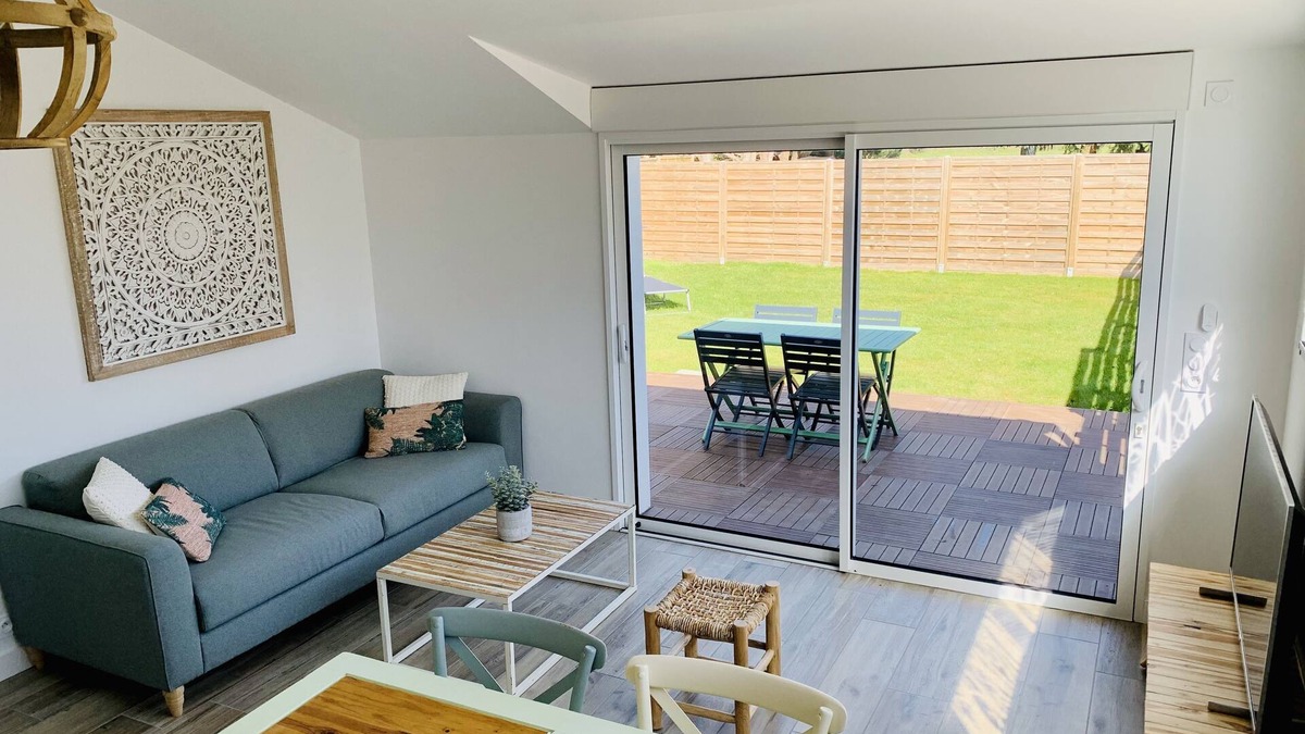 Grosbreuil House | Gîte Avec Jardin, à 10 mn des Sables D'olonne, lit King Size