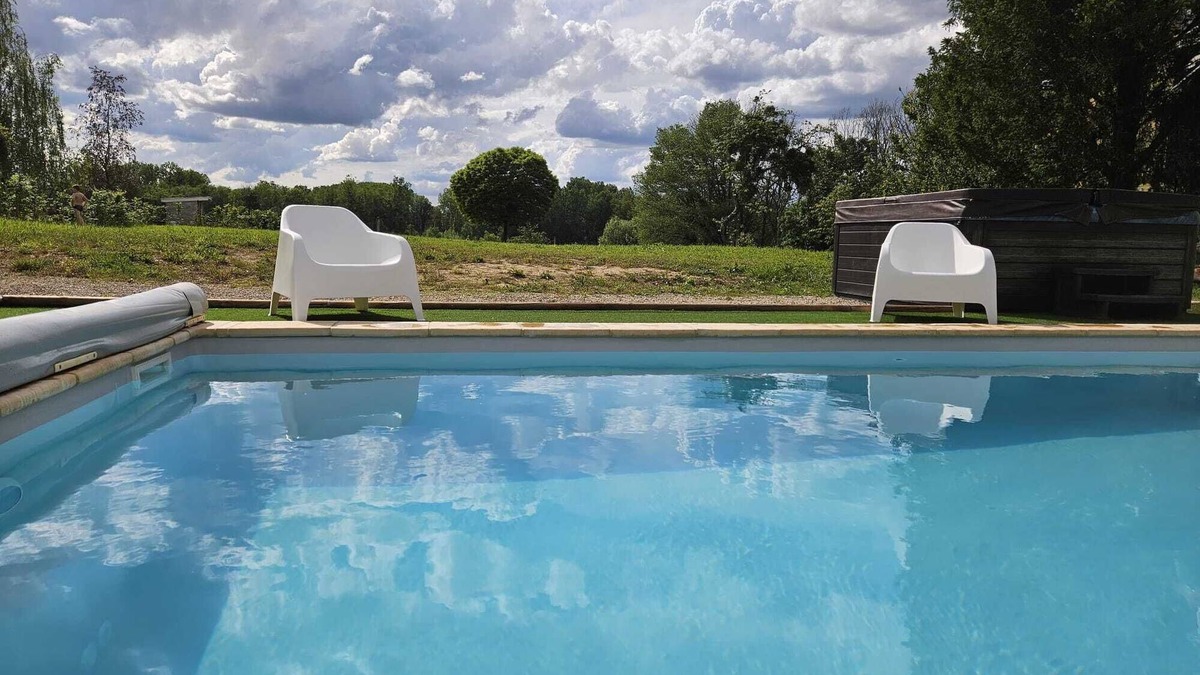 Mouthier-en-Bresse House | Gîte Avec Piscine et Jacuzzi
