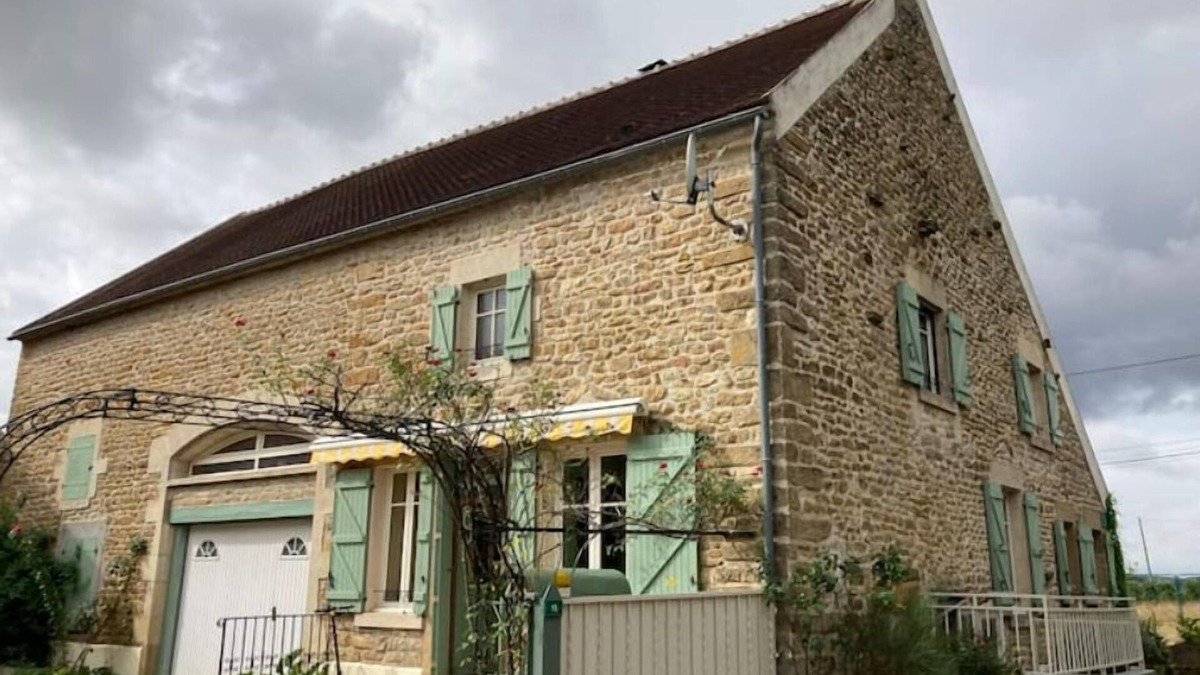 Oisy House | Gîte Barbafeuilles Jolie Maison au Calme, Cuisine Équipée et Wifi Performant