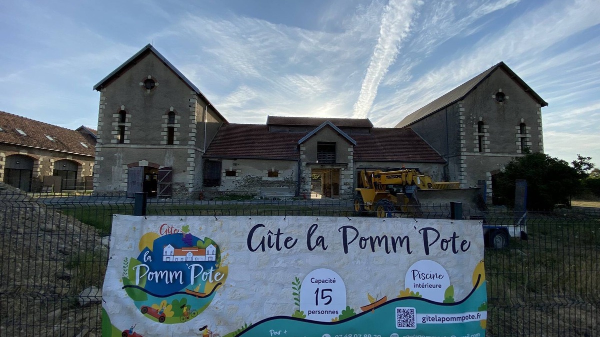 La Pommeraye House | Gîte Bords de Loire, Avec Piscine Intérieure et Jardin