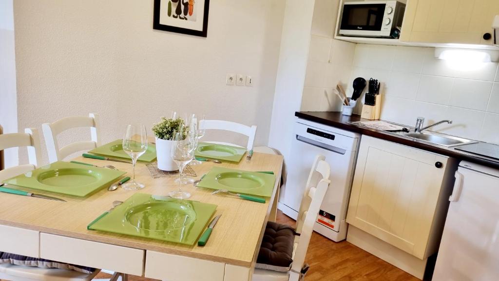 Boulleville Apartment | Gîte Bulle de détente-Aux Portes d'Honfleur avec piscine couverte