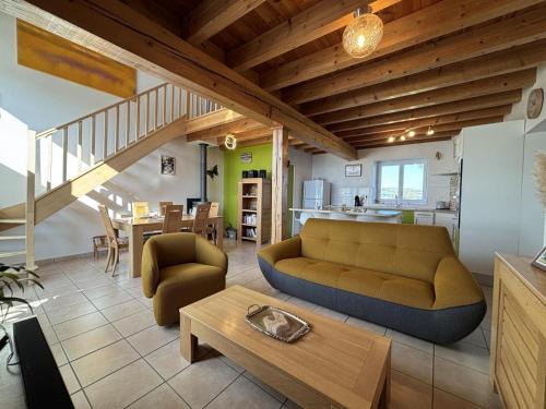 Saint-Bonnet-de-Rochefort House | Gîte chaleureux avec jardin clos en Auvergne - FR-1-489-573