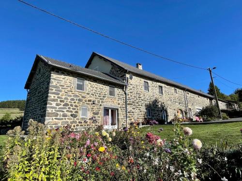 Freycenet-la-Cuche House | Gîte chaleureux 5 chambres près de Freycenet-la-Cuche, idéal pour familles et amis, animaux admis - FR-1-582-23