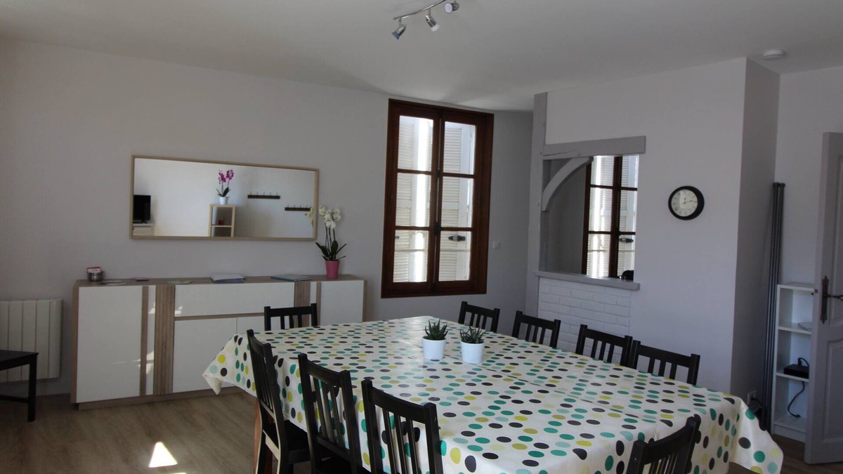 Milly-la-Foret Apartment | "Gîte Cocteau" Chez Clemence Forest of Fontainebleau