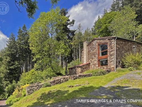 Rochetaillee House | Gîte confortable à Saint-Étienne, 2 chambres, terrasse, poêle à granulés, proche commodités - FR-1-496-38