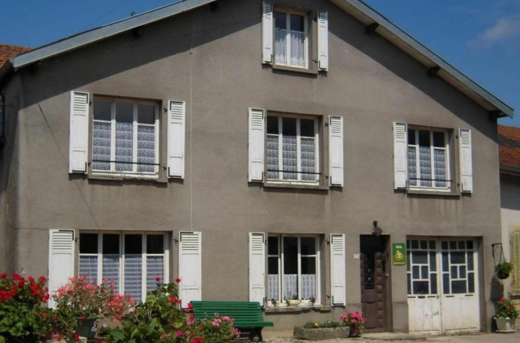 Aouze House | Gîte convivial avec 3 chambres, proche du patrimoine historique, cour et équipements inclus - FR-1-589-38