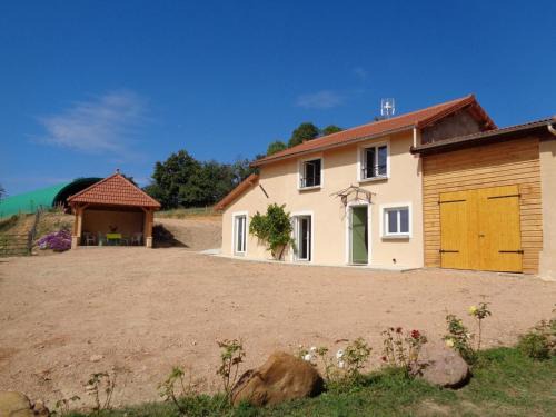 Regny House | Gîte cosy avec cheminée, animaux acceptés et grande terrasse - FR-1-496-221