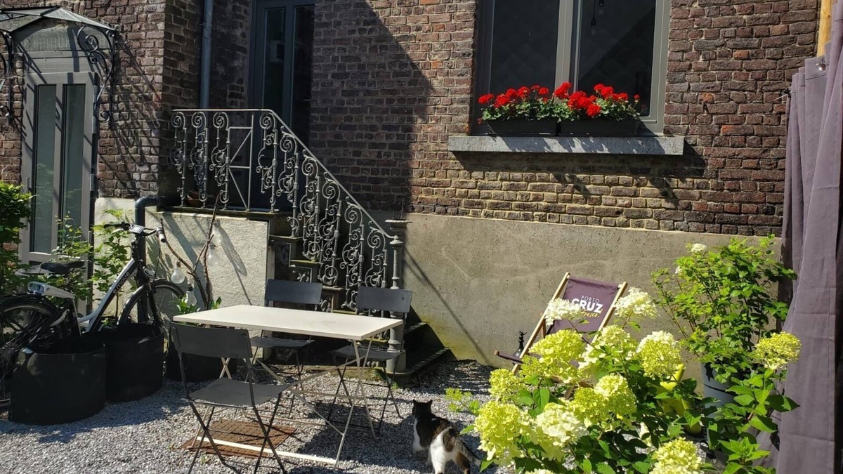 Wavre Apartment | Gîte Cosy Avec Extérieur au Calme, Dans le Centre Ville