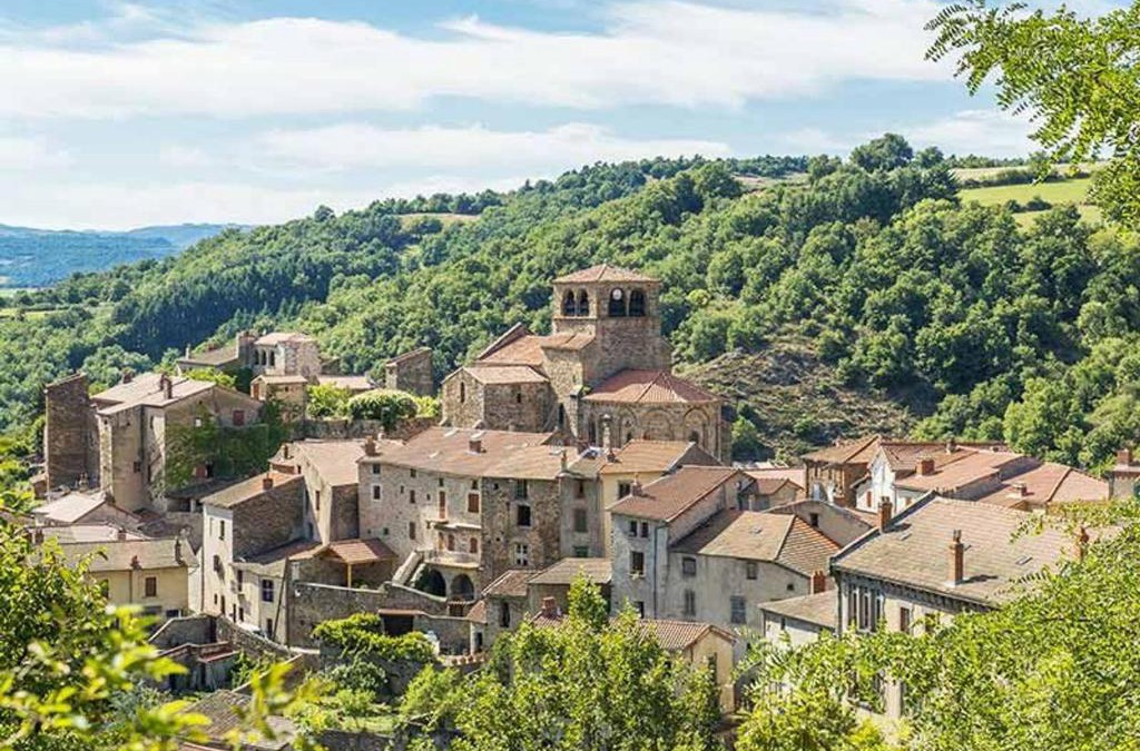 Auzon House | Gîte cosy avec jeux et terrasse à Auzon - FR-1-582-338