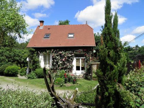 Herisson House | Gîte cosy en bord de rivière avec jardin, proche village médiéval, idéal famille, animaux acceptés - FR-1-489-247