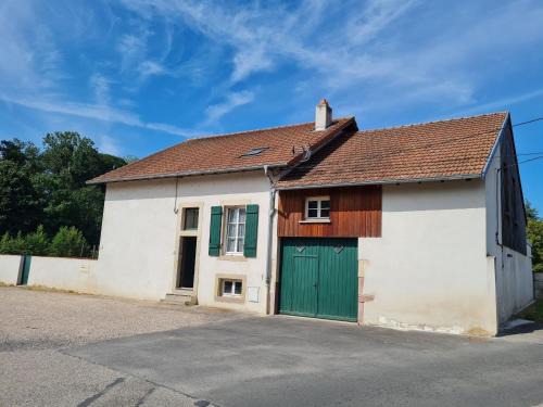 Luneville House | Gîte cosy face au parc des Bosquets, avec parking, terrasse et à deux pas du château de Lunéville - FR-1-584-293
