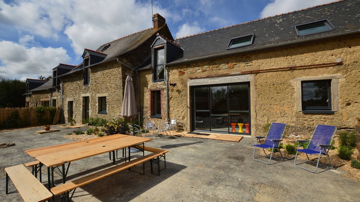 Servon-sur-Vilaine Cottage | Gîte-Cottage-Wet room-Countryside view