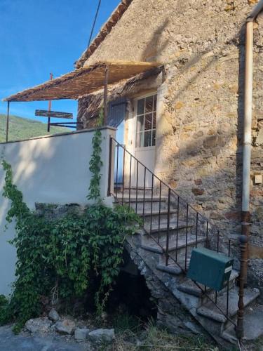 Saint-Florent-sur-Auzonnet Apartment | Gîte de la tourterelle
