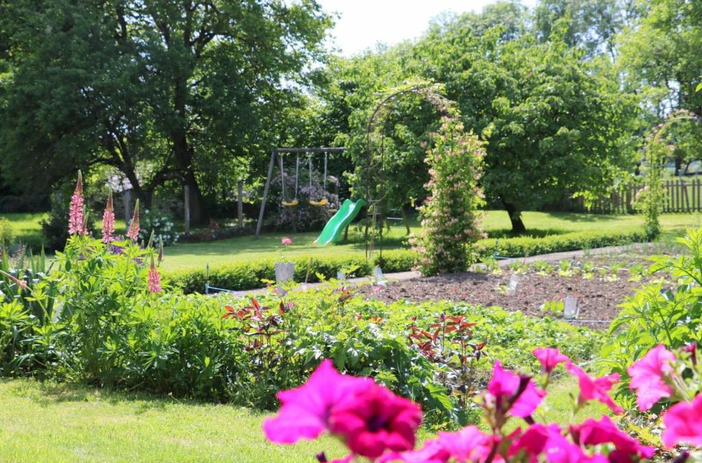 Saint-Blin House | Gîte de caractère avec jardin, terrasse, et équipements pour enfants à Saint-Blin - FR-1-611-31