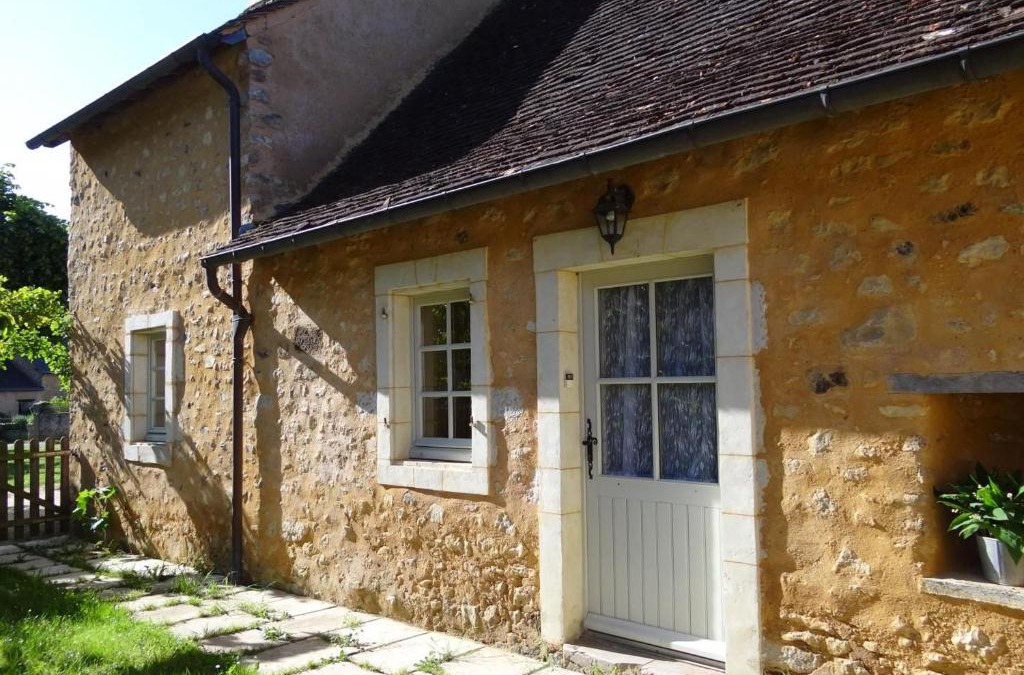 Asnieres sur Vegre House | Gîte de Charme au Cœur d'une Petite Cité de Caractère près d'une Rivière et Monuments Historiques - FR-1-410-237