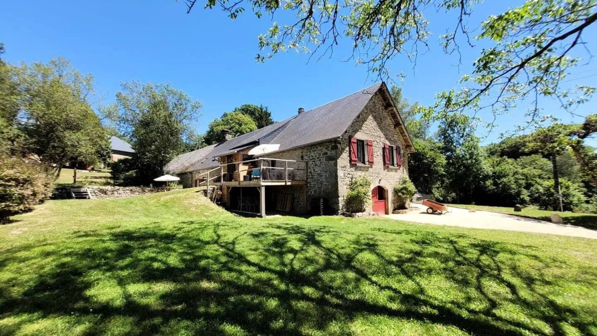 Saint-Yrieix-le-Dejalat Villa | Gîte de France Gîte bournabas 4 ears - Gite de France 8 people