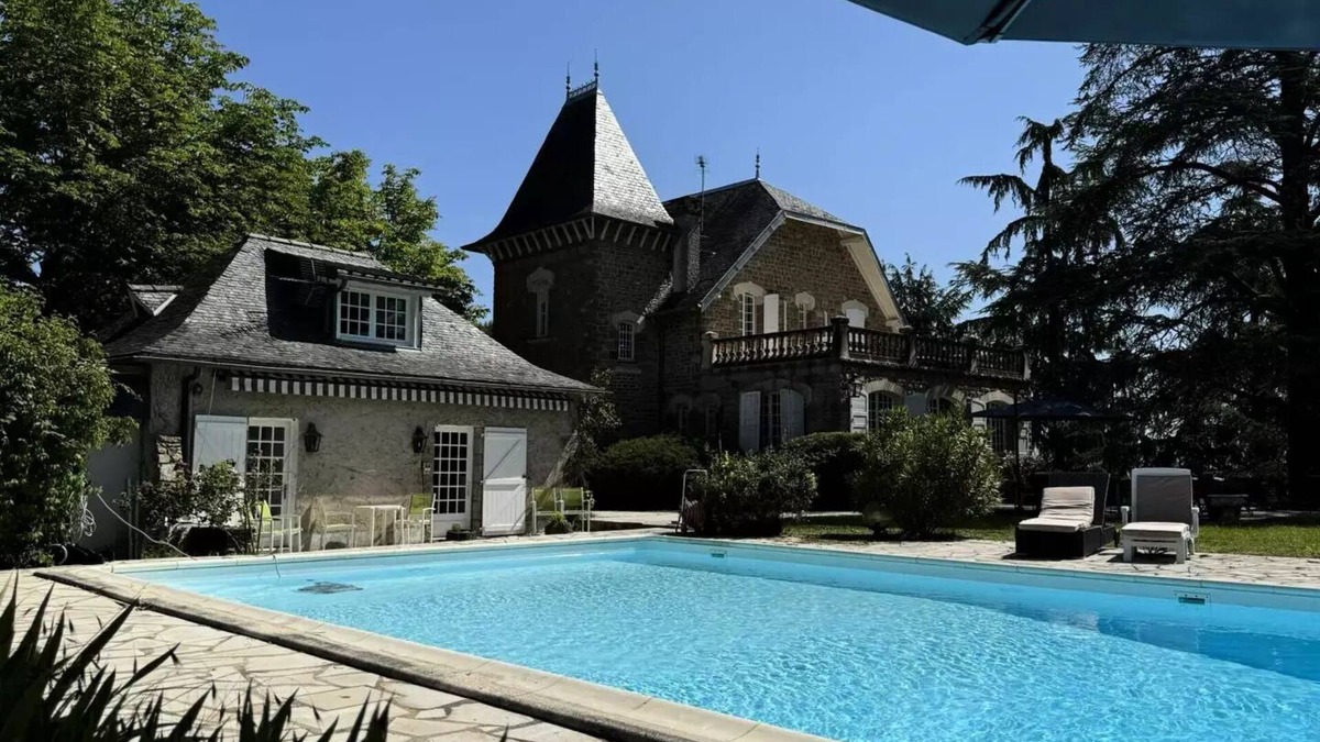 Brive-la-Gaillarde Villa | Gîte de France Pool house 3 ears - Gite de France 3 people