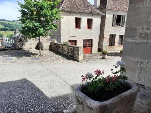 Curemonte Apartment | Gîte de France La maison de la halle 3 épis - Gîte de France 6 personnes MAE-0034