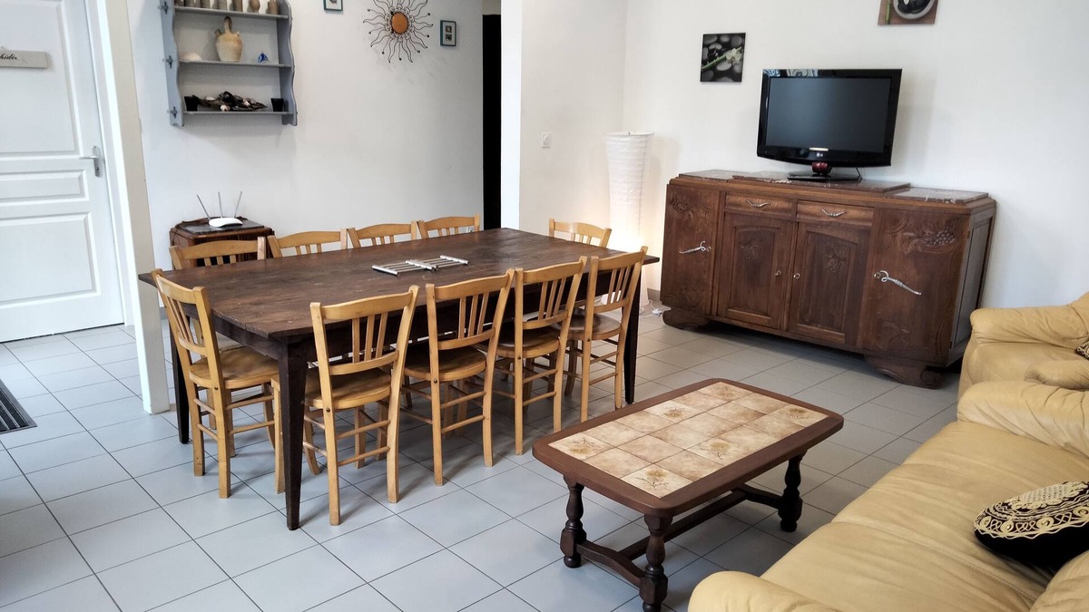 Guillon House | Gîte de Groupes de 2 à 12 Personnes