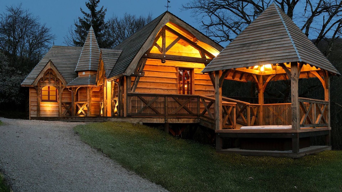 La Bussiere-sur-Ouche Cabin | Gîte de L'hôtel-dieu, Mon Château en Bois en Bourgogne Avec SPA