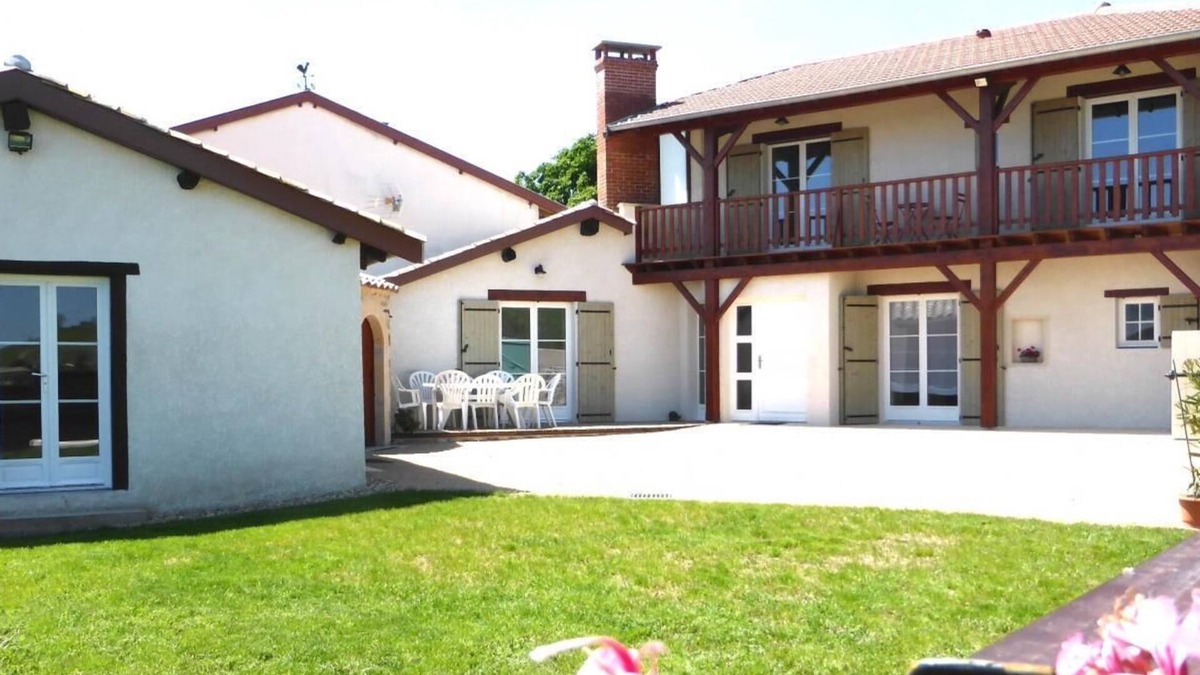Quincie-en-Beaujolais House | Gîte de L'aubépin - Quincie-en-beaujolais