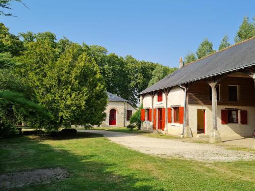 Vernou-sur-Brenne House | Gîte de l'orangerie du château de Jallanges- 11 personnes