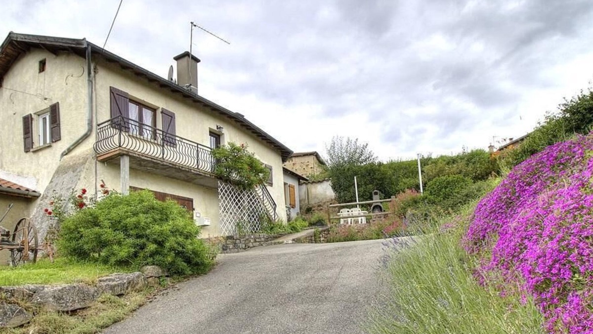 Bessenay House | Gîte de la Faneuse - BESSENAY