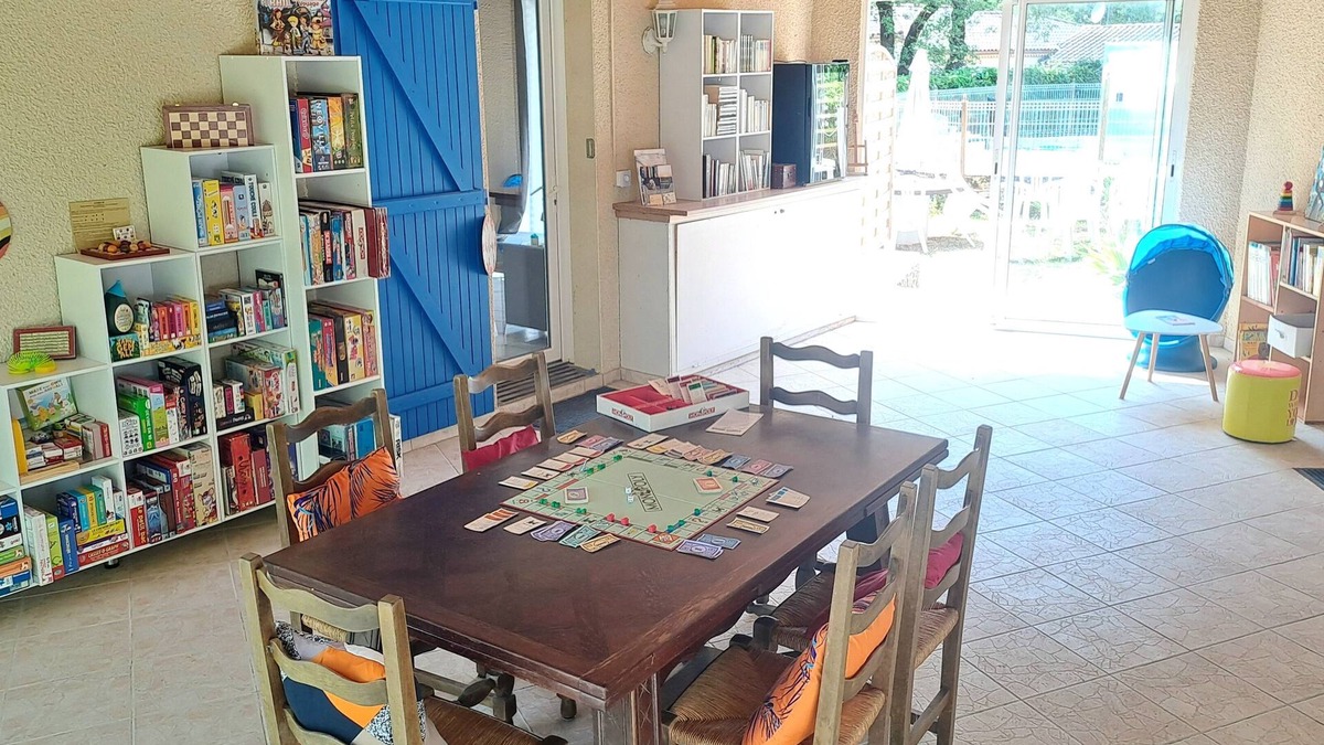 Limogne-en-Quercy House | Gîte de Lescurou Coquelicot 4 Guests–Pool, Nature & Peaceful Family Retreat