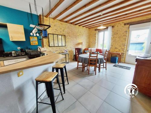 Port-Brillet House | Gîte des Douches