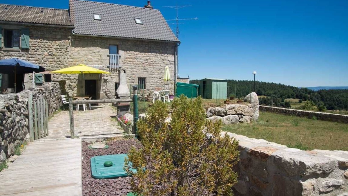 Peyre-en-Aubrac House | Gîte des Jonquilles 6 Personnes 2 Épis