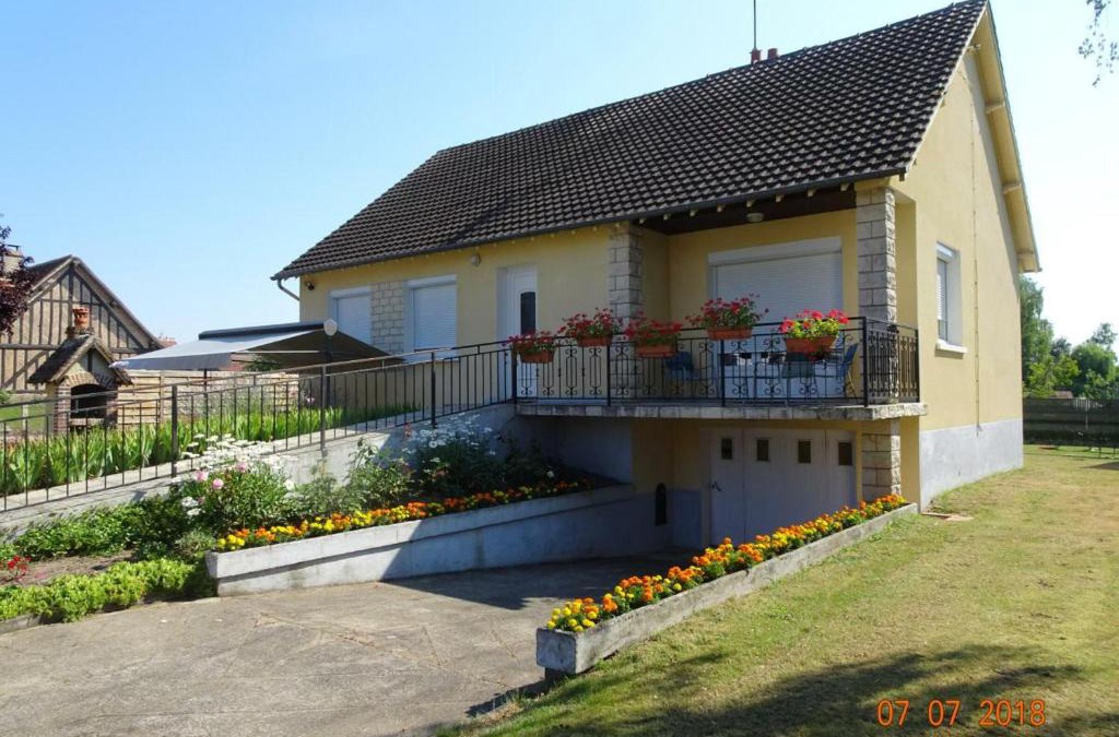 Dhuizon House | Gîte Dhuizon, 4 pièces, 6 personnes - FR-1-491-204