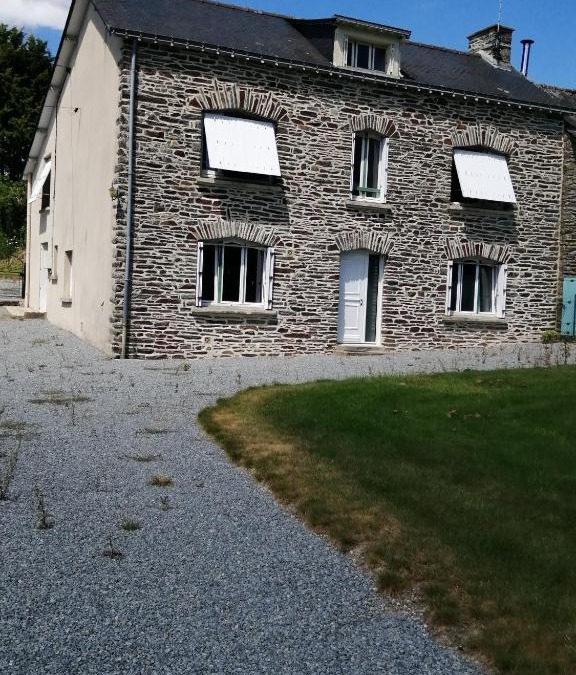 Saint-Laurent-sur-Oust Apartment | Gîte du courtil aux fées