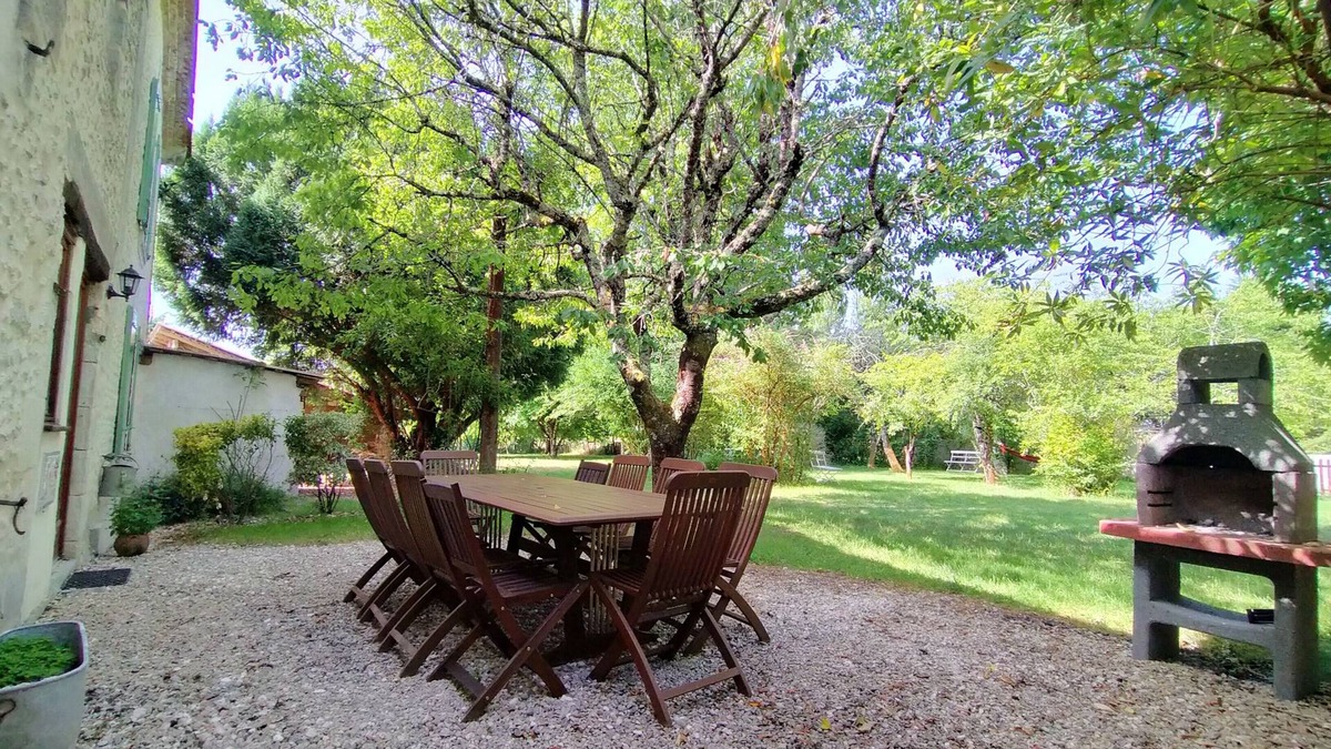 Bellon Cottage | Gîte "Emile" rated 3* for 9 people - Swimming pool