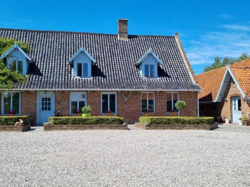 Oudezeele House | Gîte familial 15 pers avec jardin, spa et activités près de Cassel - FR-1-510-233