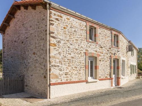 Touvois House | Gîte familial avec parc, jeux pour enfants et vélos, proche du Lac de Grand Lieu - FR-1-306-1040